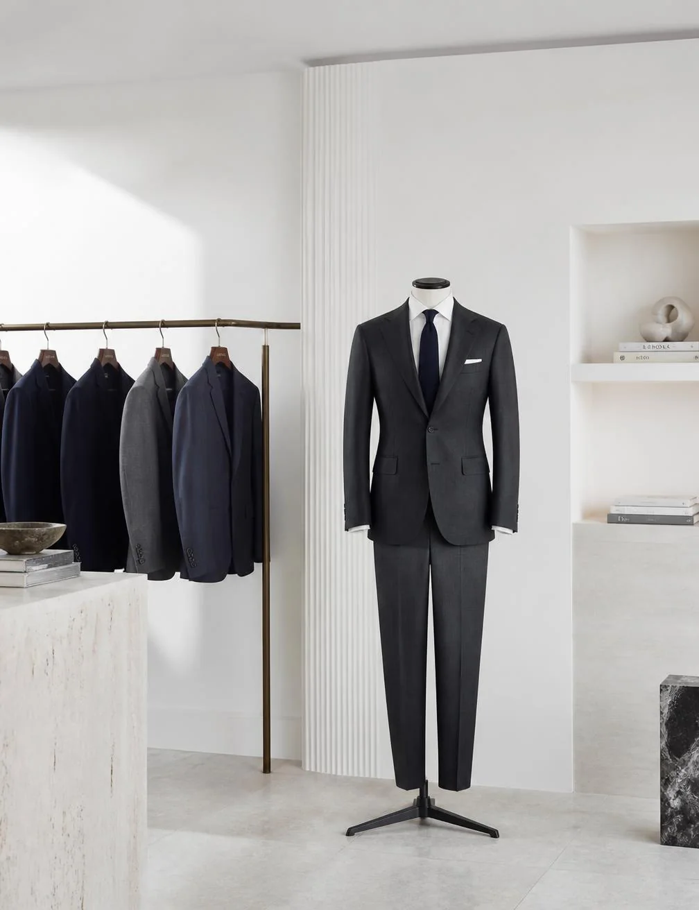 Explore MADEU suits